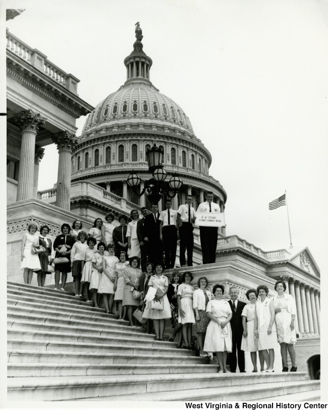 Congressman Arch A. Moore, Jr. on the steps of the Capitol with the Lewis County 4-H Club.
