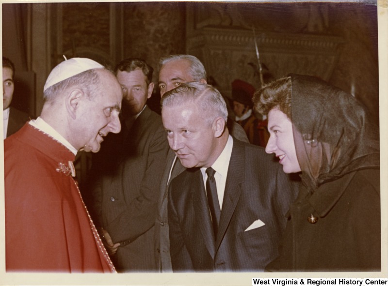 Congressman Arch Moore, Jr. and his wife Shelley talking to Pope Paul VI.